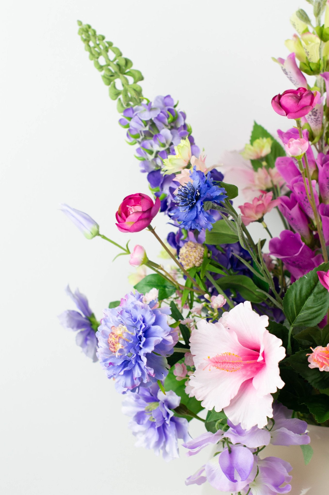 Stijlvol kunstboeket Lena met ton sur ton roze en paarse bloemen voor ieder interieur, 70-80 cm hoog