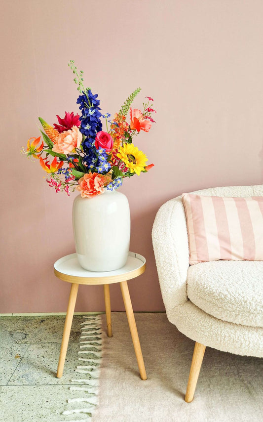 zijden boeket met gekleurde bloemen geel, blauw, oranje, roze