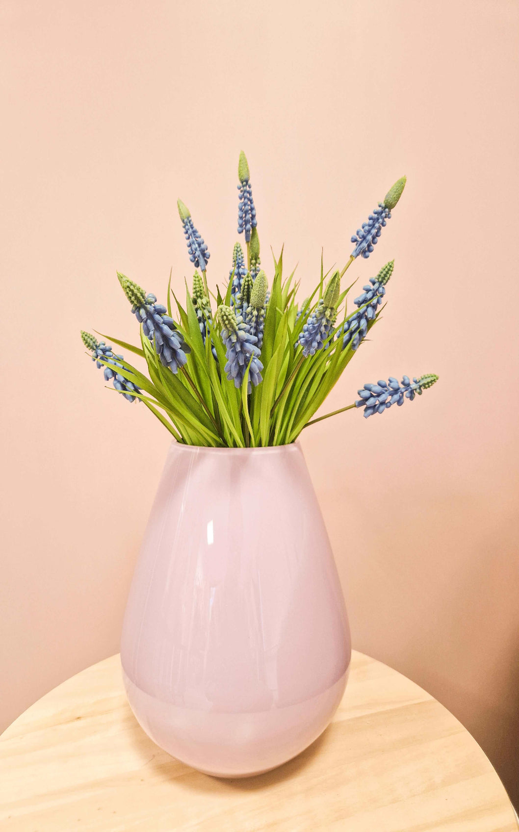 kunst muscari blauwe druifjes in vaasje